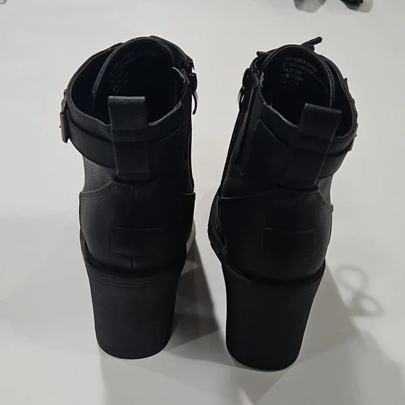 Torrid Black Combat Ankle Boots Heeled 3inch High Nwot. Size 8 - Picture 5 of 9